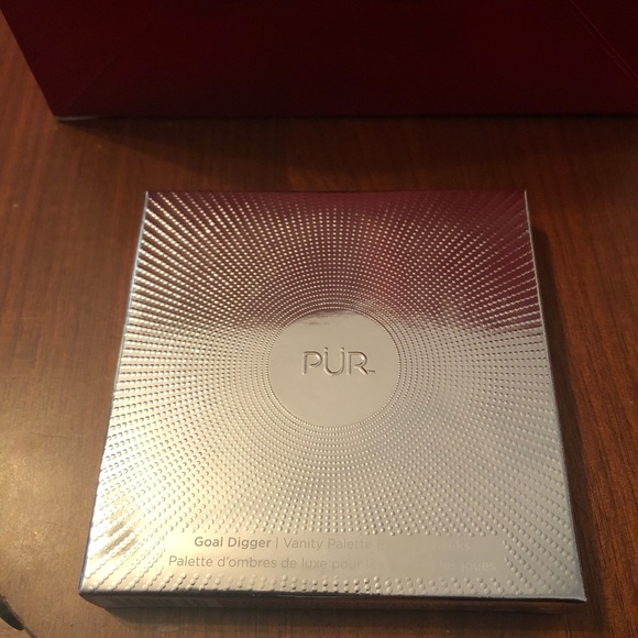 PÜR Vanity Palette Eyes and Cheek - Goal Digger - Picture 5 of 5